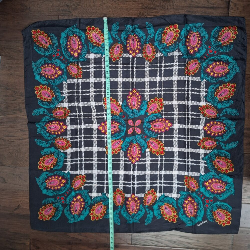 Diane Von Furstenburg 100% Silk Scarf - Picture 6 of 6